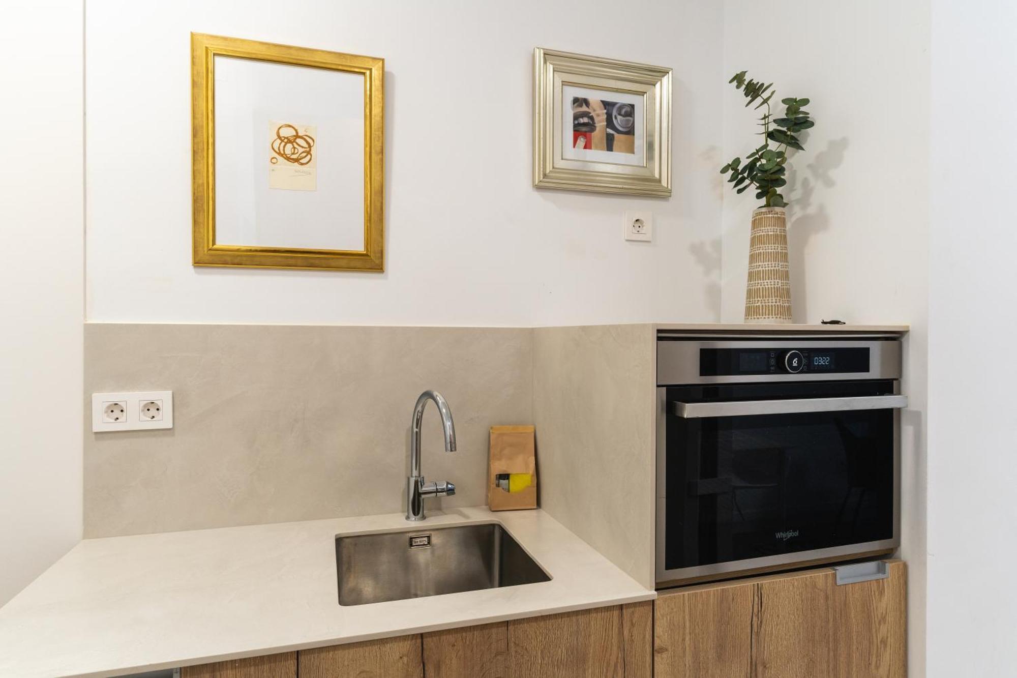 Modern And Bright-1bedroom 2bathrooms-la Latina Apartamento